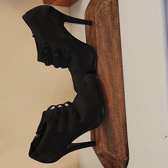 Jessica Simpson Black Booties - Picture 4 of 7